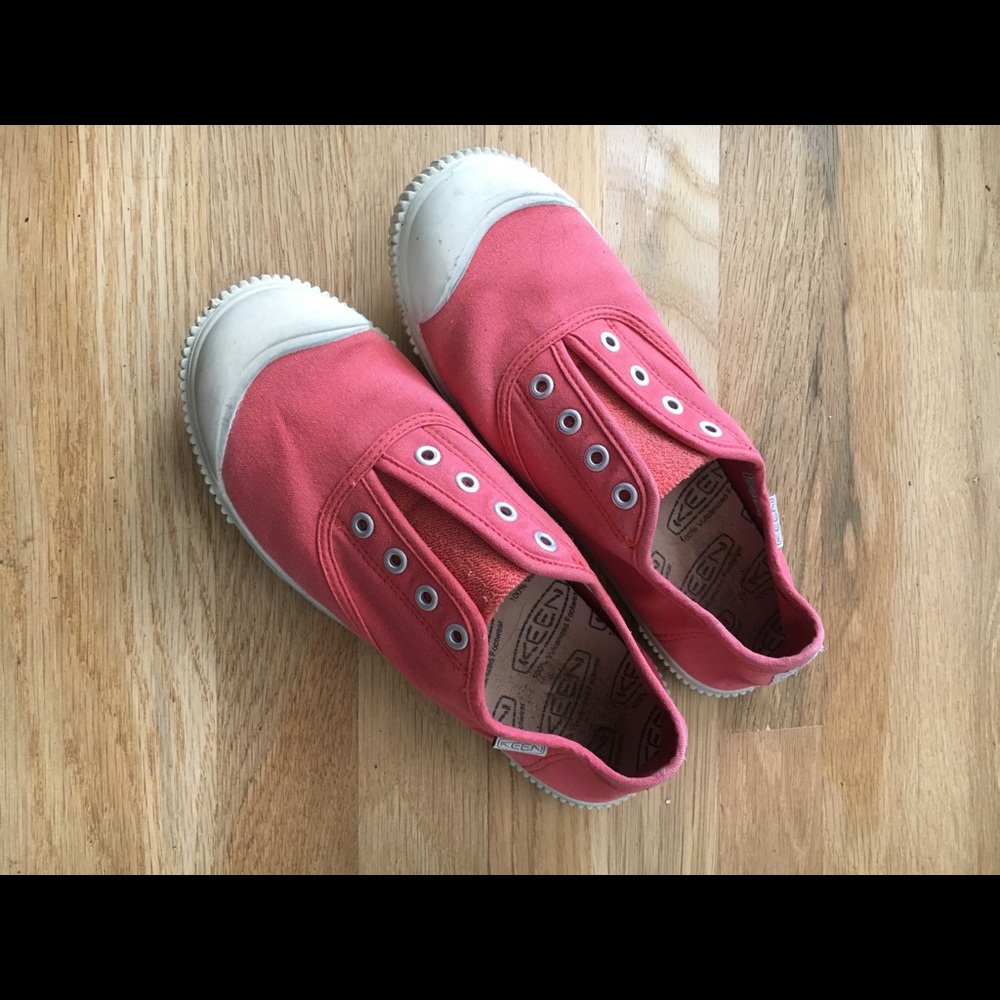 Keen coral sneakers.